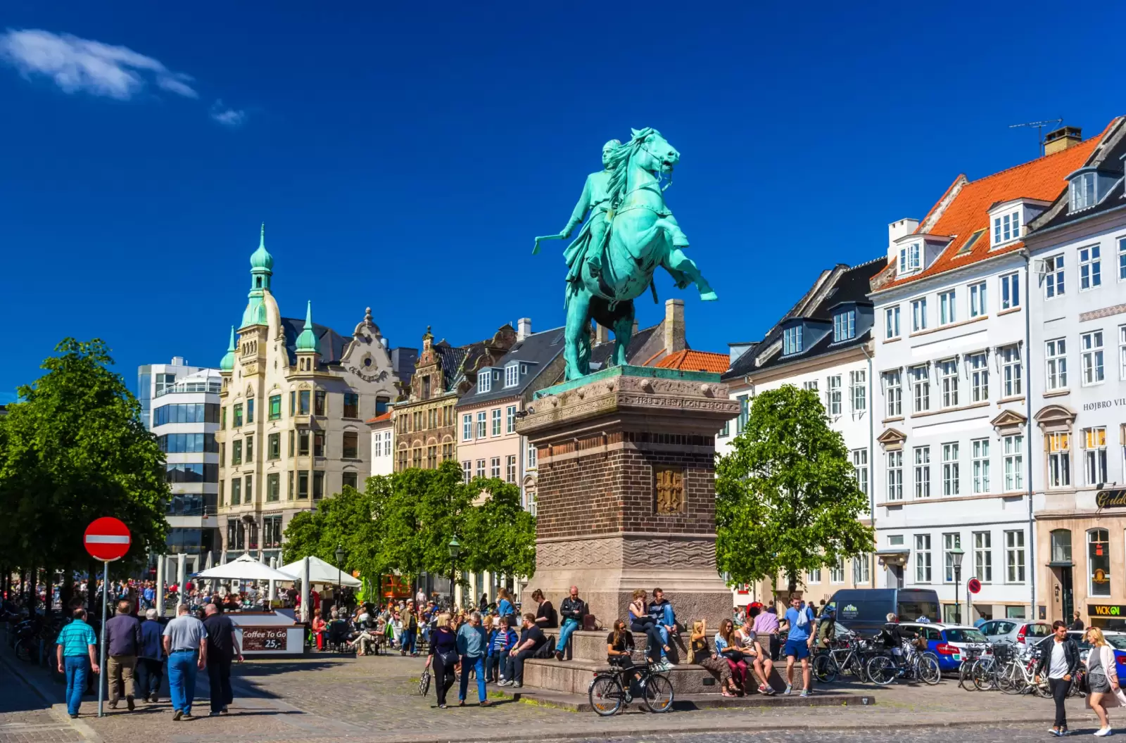 absalon statue on kopenhagen denmark