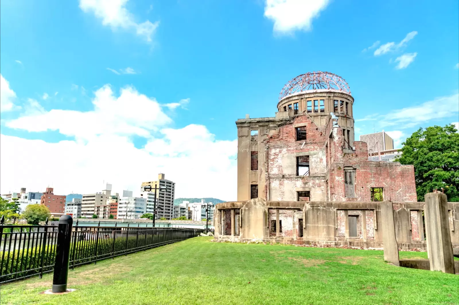 atomic bomb memorial dome in hiroshima japan