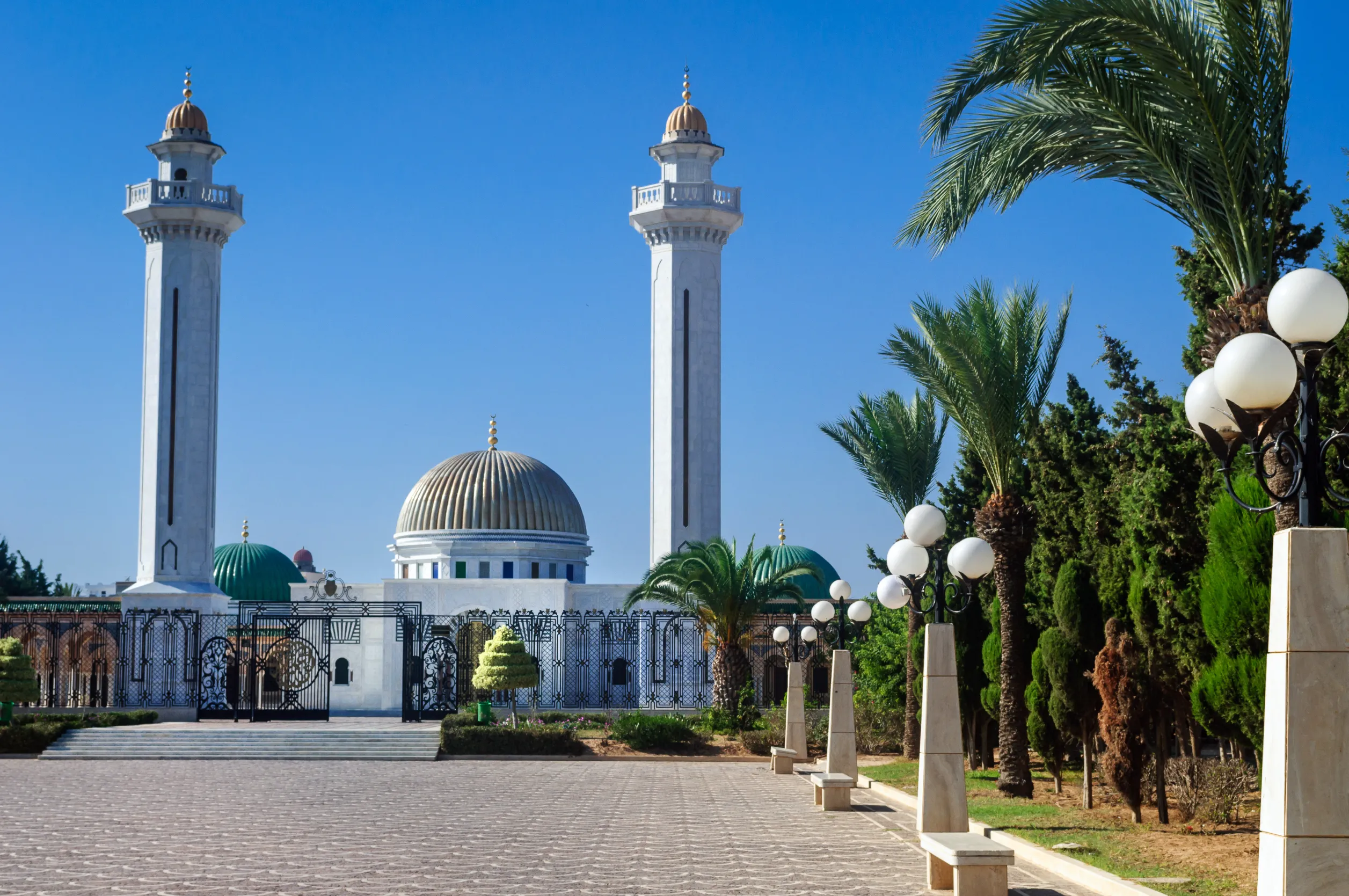 bourguiba mausoleum is a monumental grave in monastir