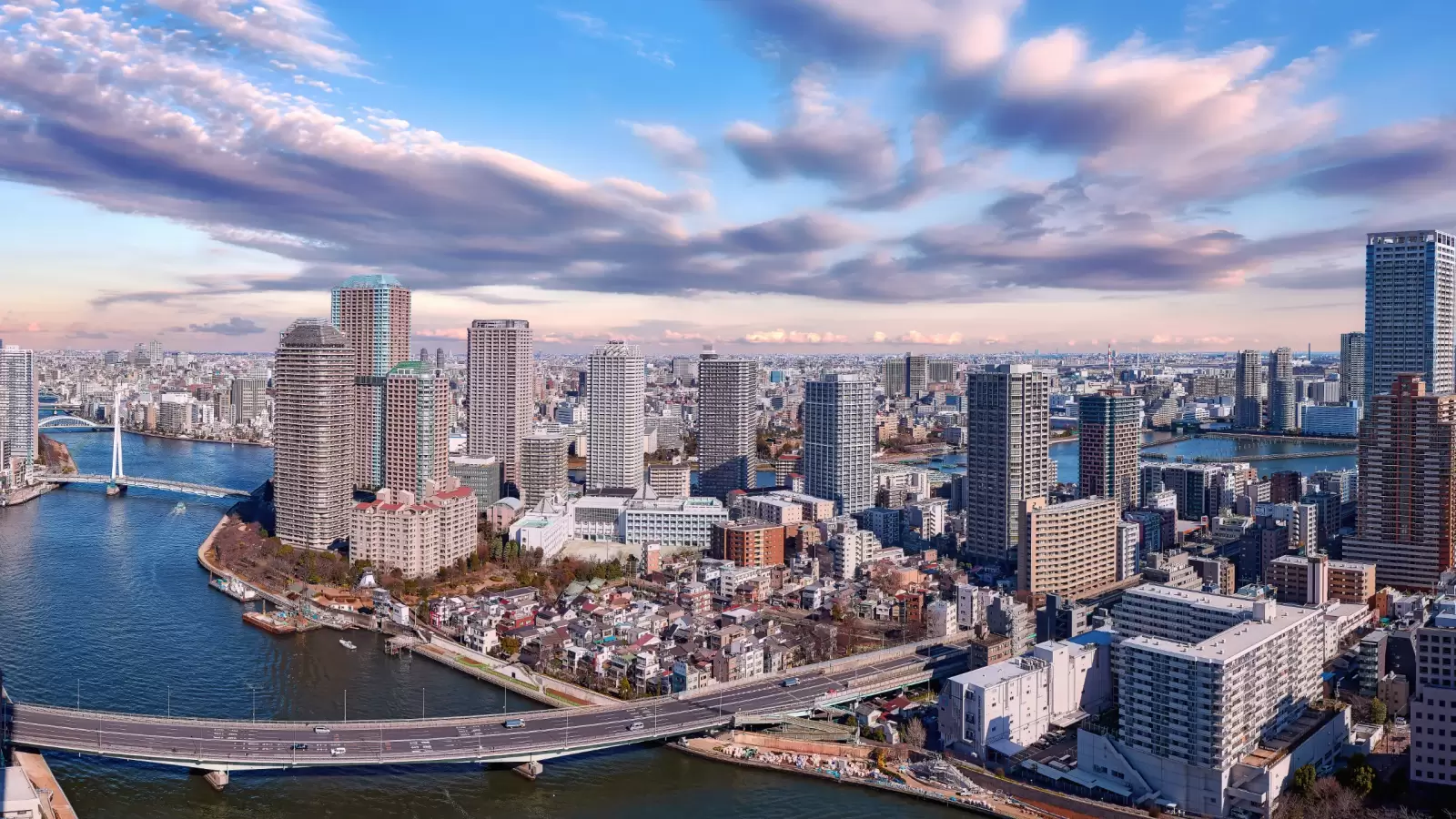 building and tokyo station in tokyo city japan