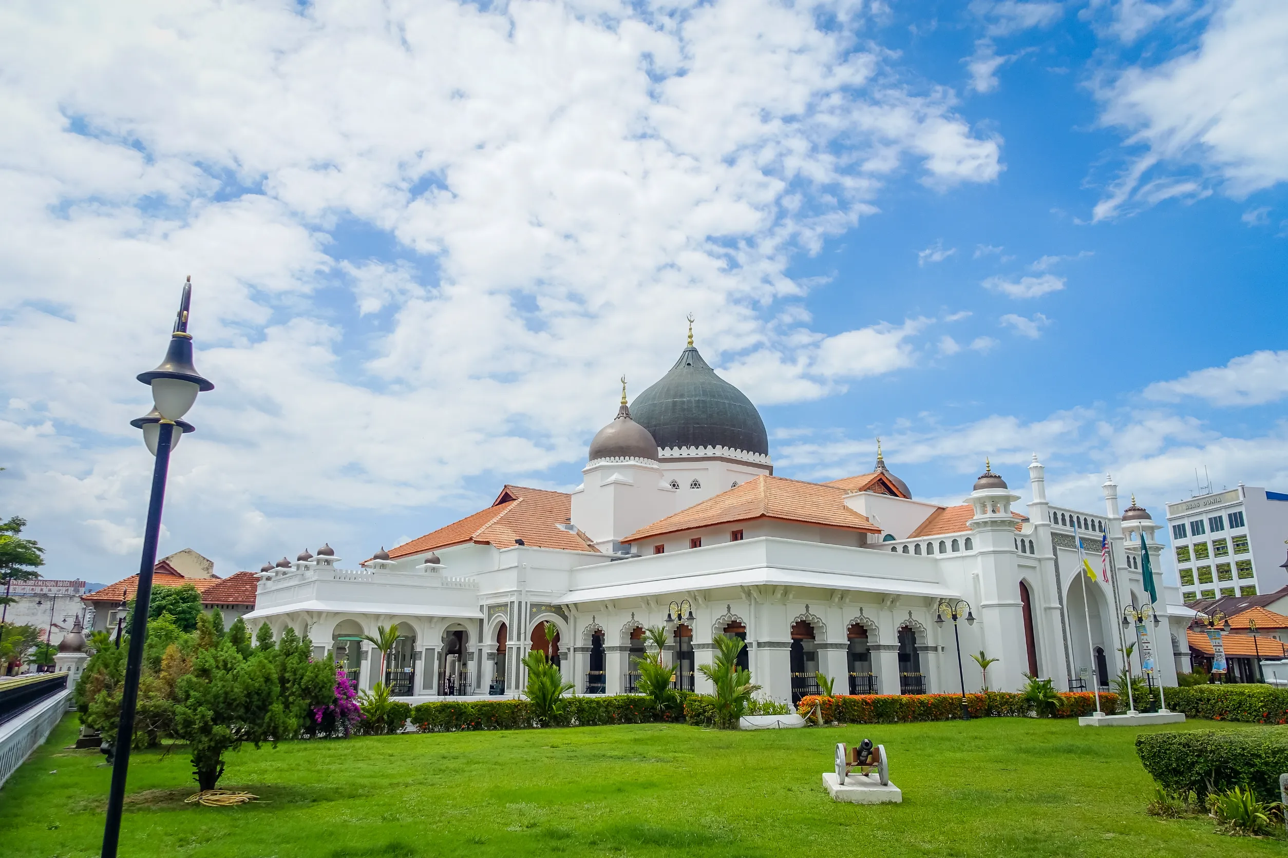 building at kek lok si buddhist temple complex in penang