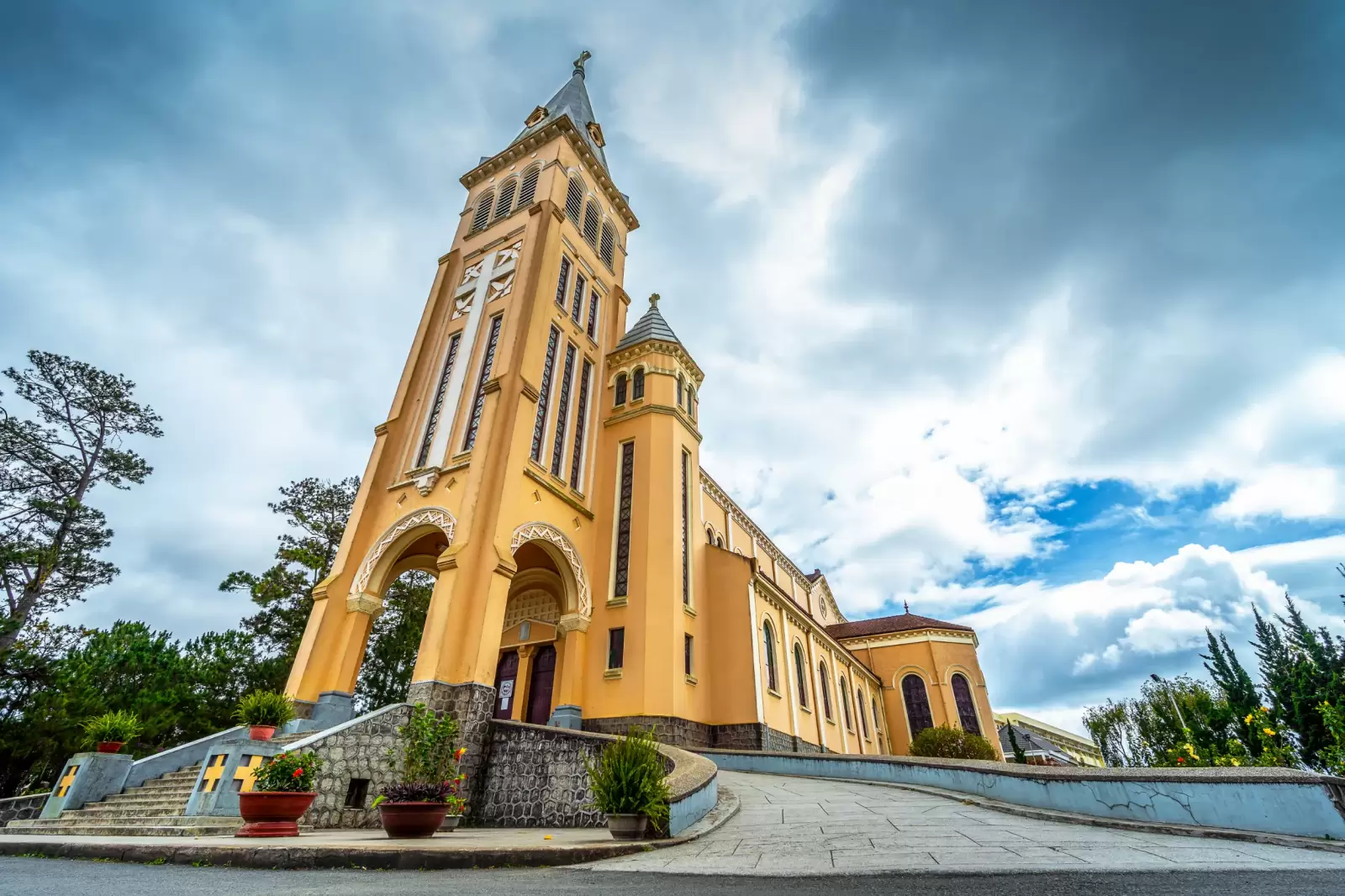 chicken in da lat city lam dong province vietnam
