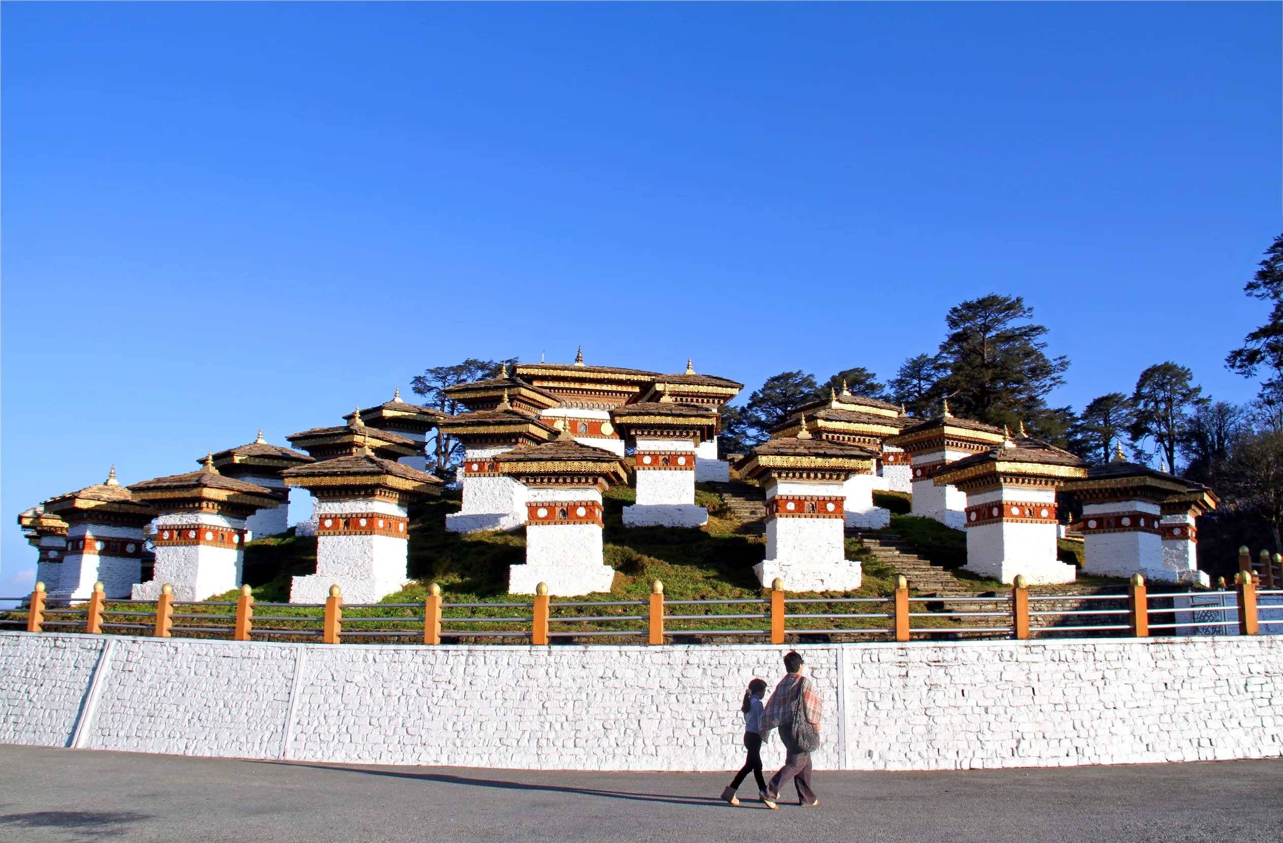 chortens stupas is the memorial in honour of the bhutanese
