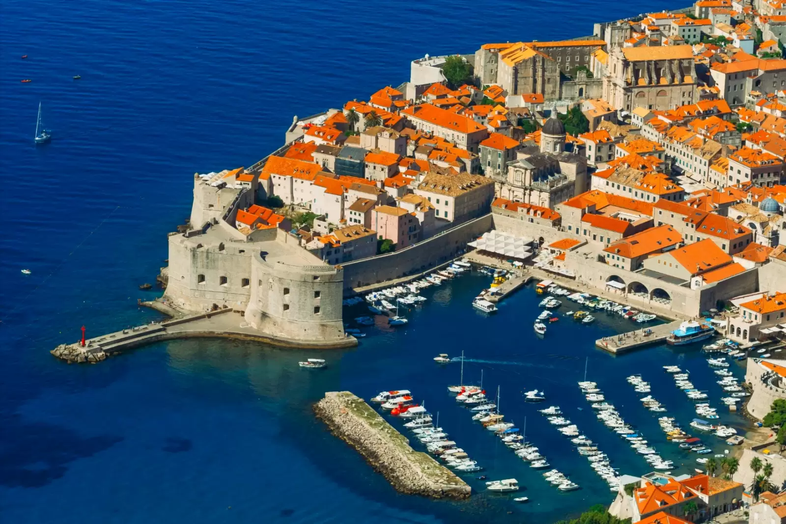 dubrovnik old town croatia inside the city views of streets and houses photos