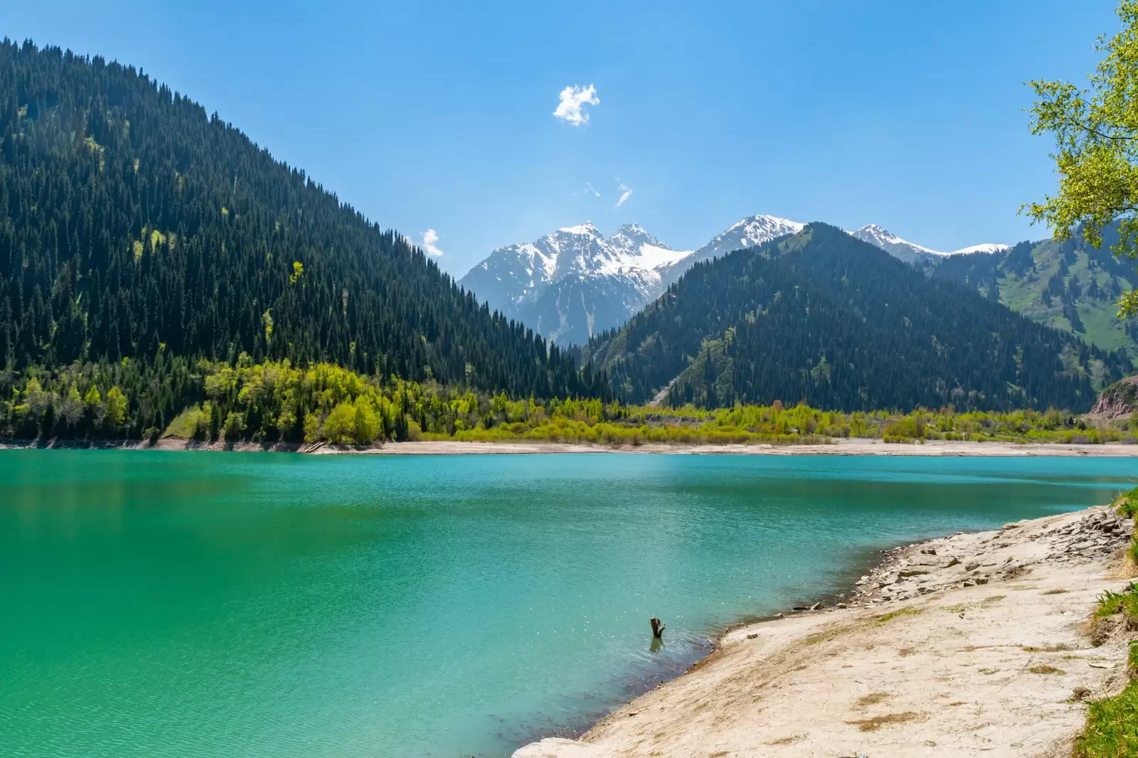 esik lake issyk picturesque breathtaking view with snow capped mountains
