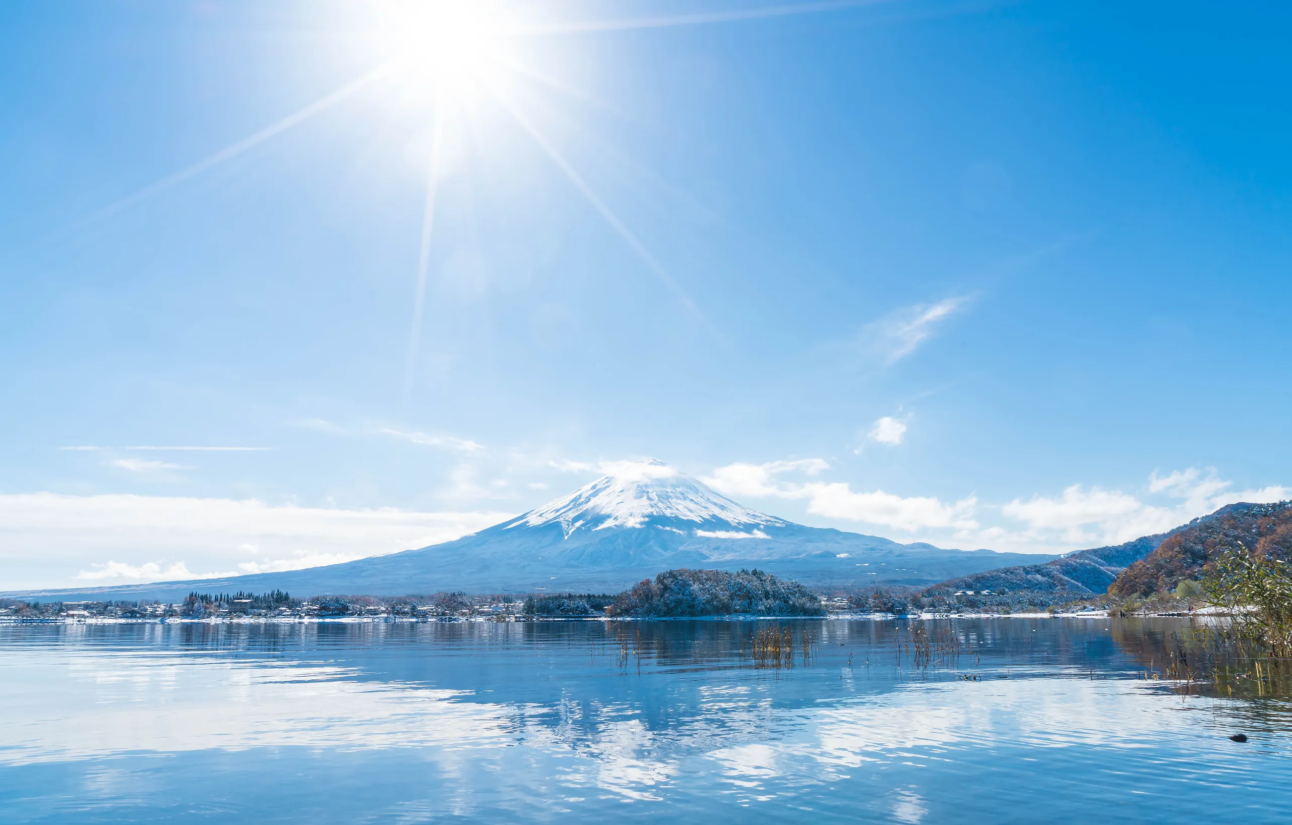 fuji san at kawaguchiko lake in japan