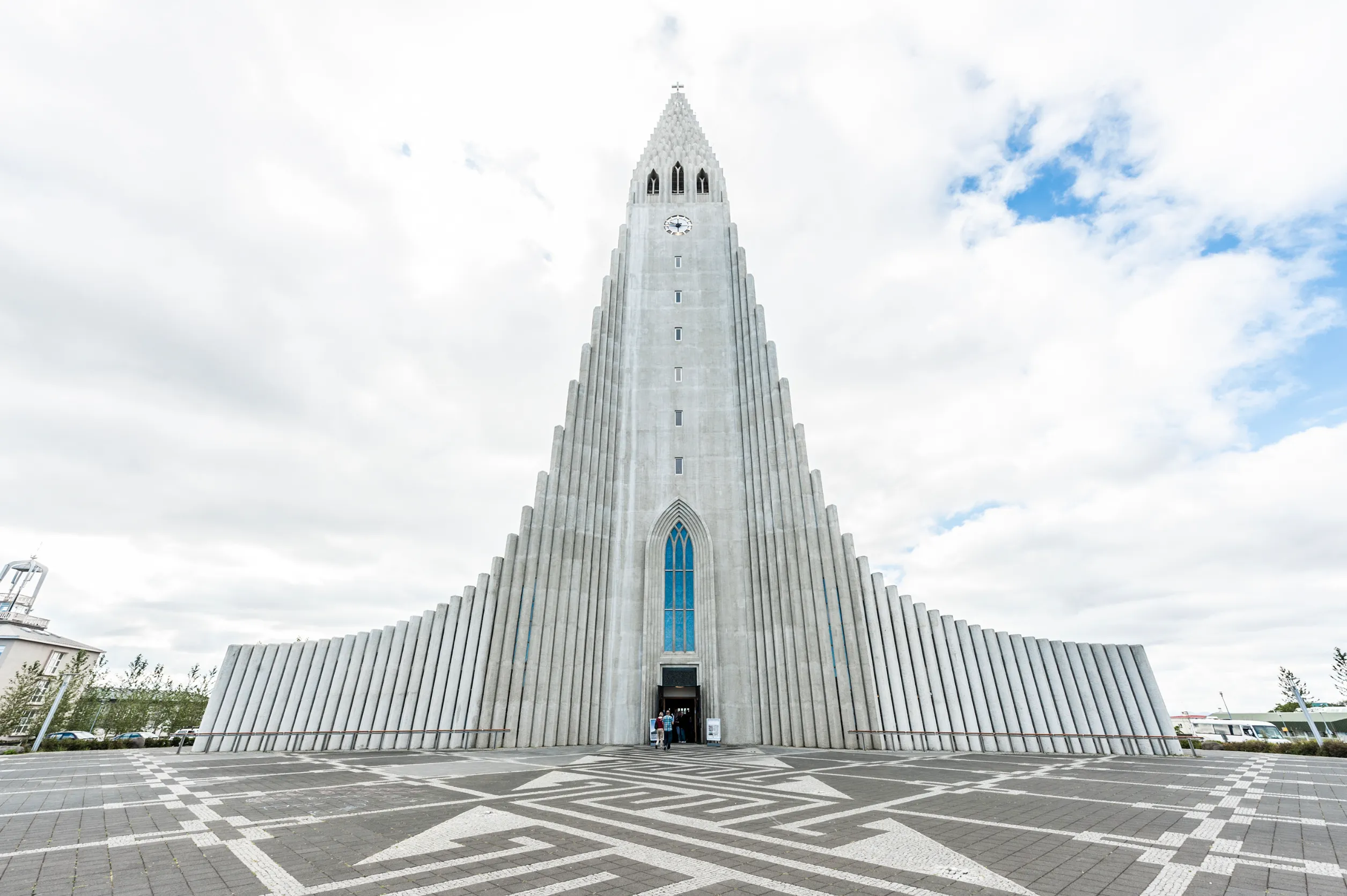 hallgrimskirkja lutheran cathedral in reykjavik