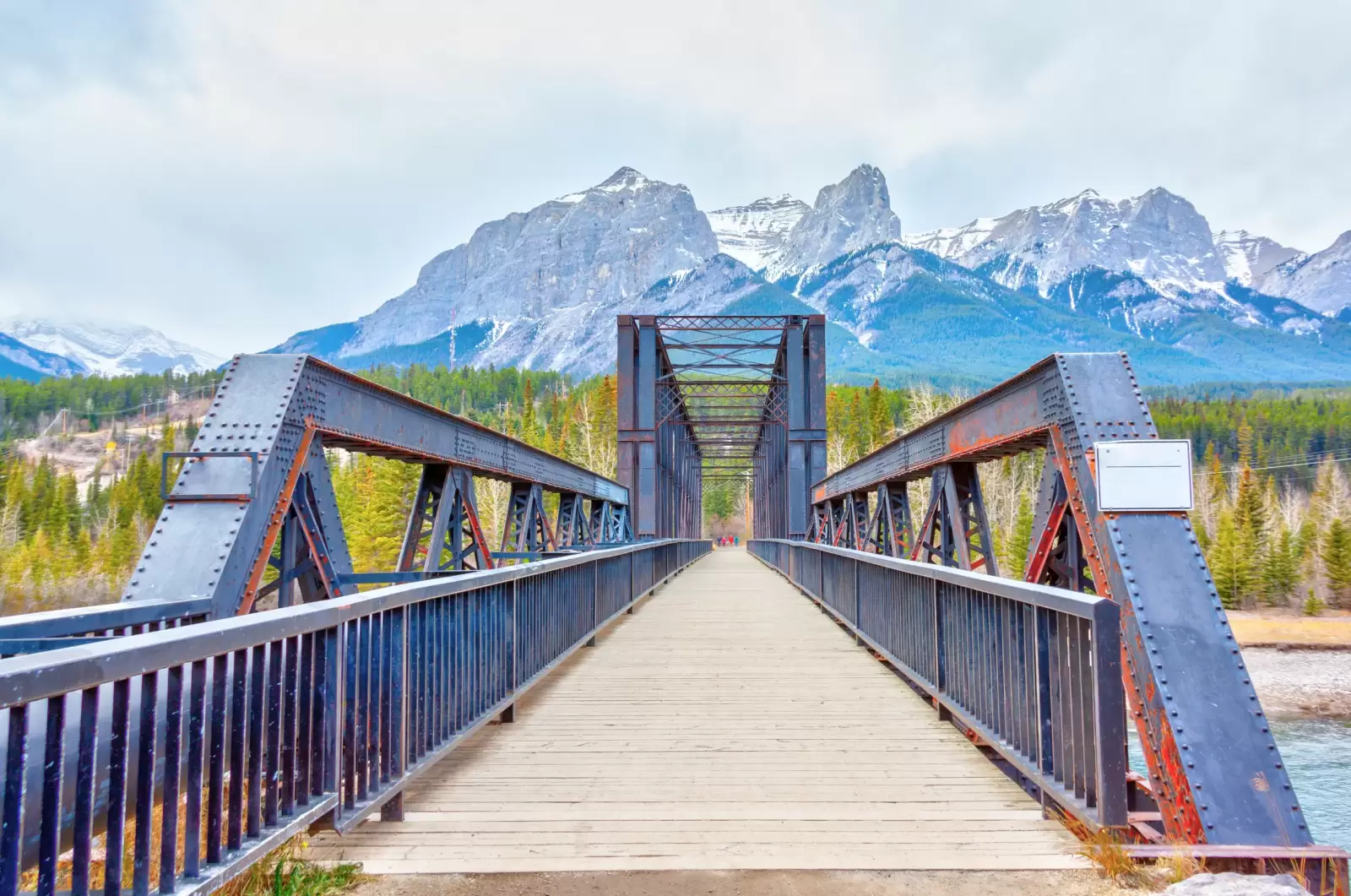 historic canmore engine bridge is a truss bridge over the bow river in the canadian