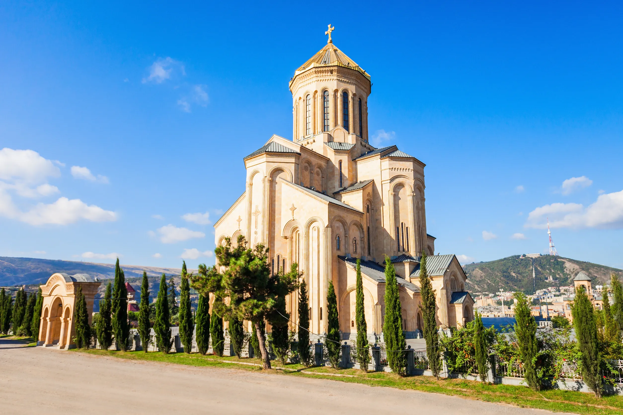 holy trinity cathedral of tbilisi