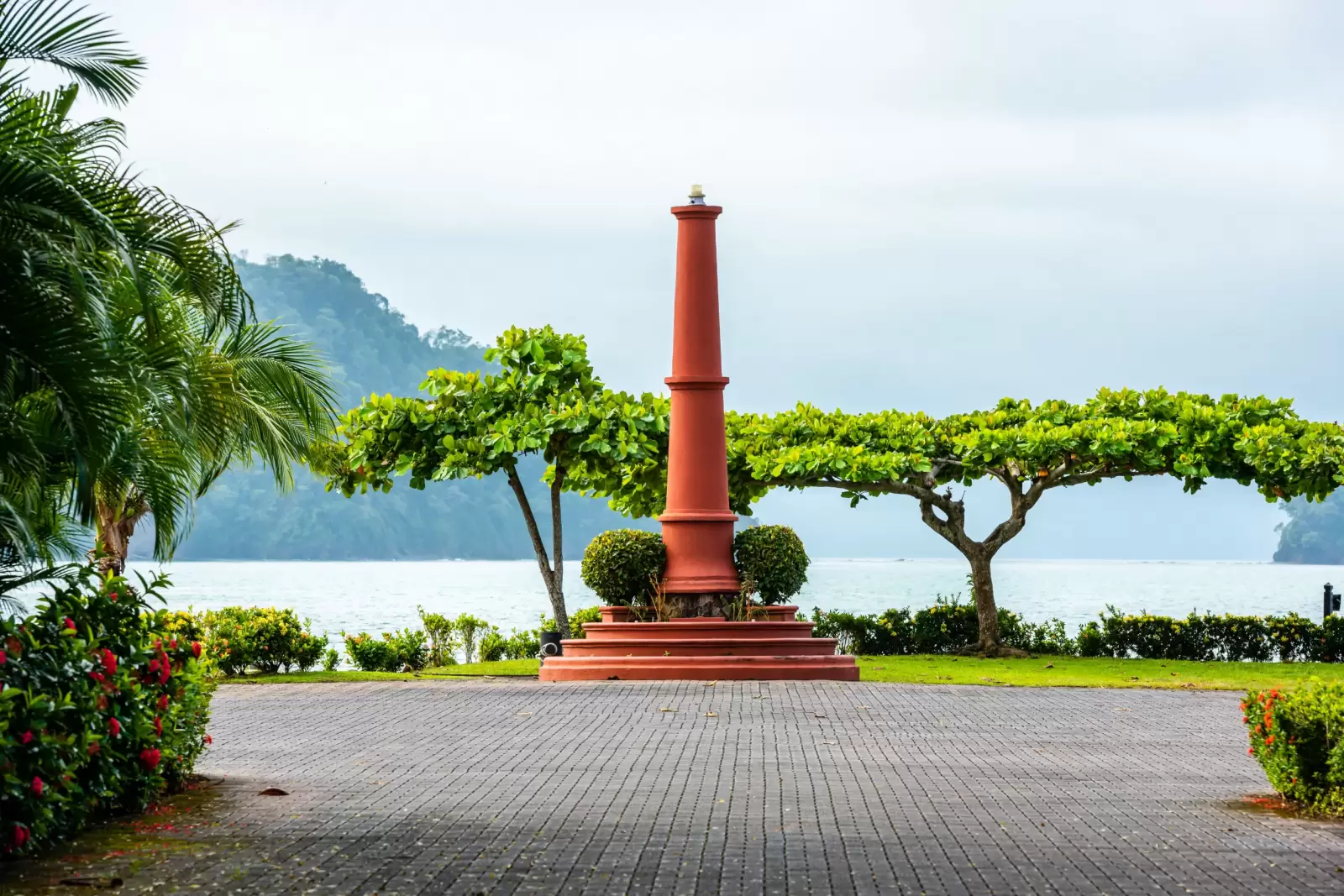 lighthouse on the pacific ocean costa rica