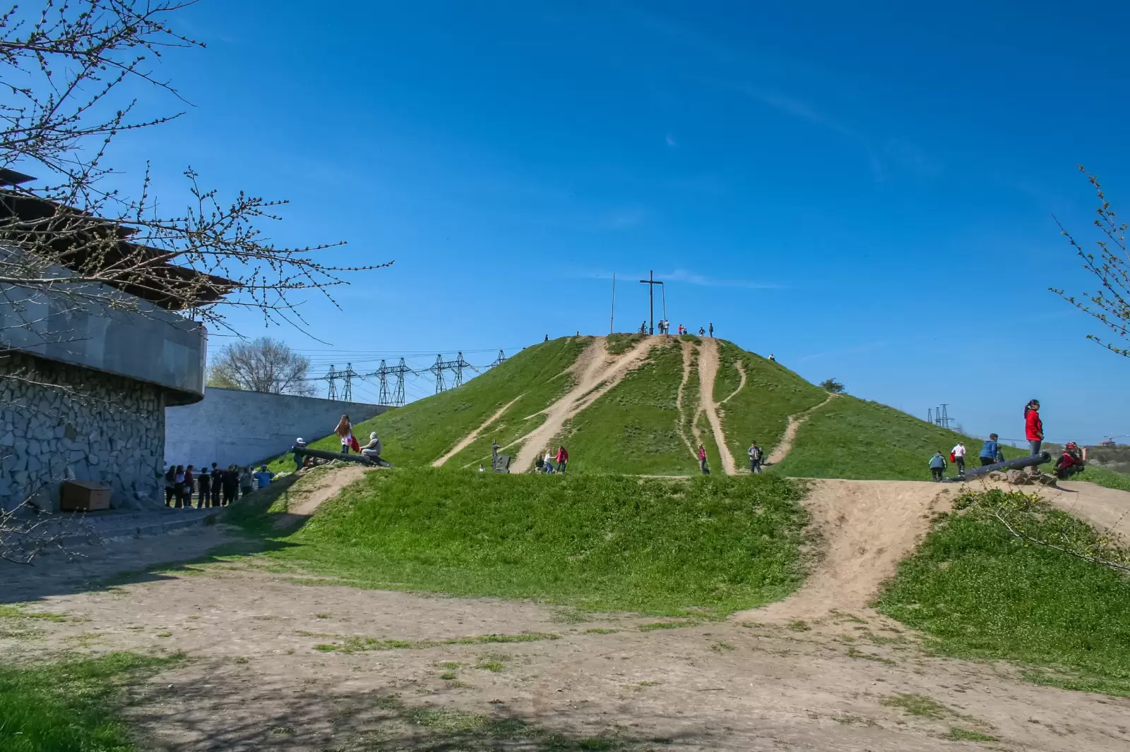 memorable cossack cross on the island of khortytsya