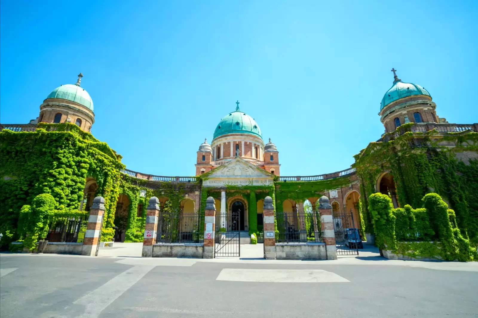 mirogoj cemetery in zagreb croatia