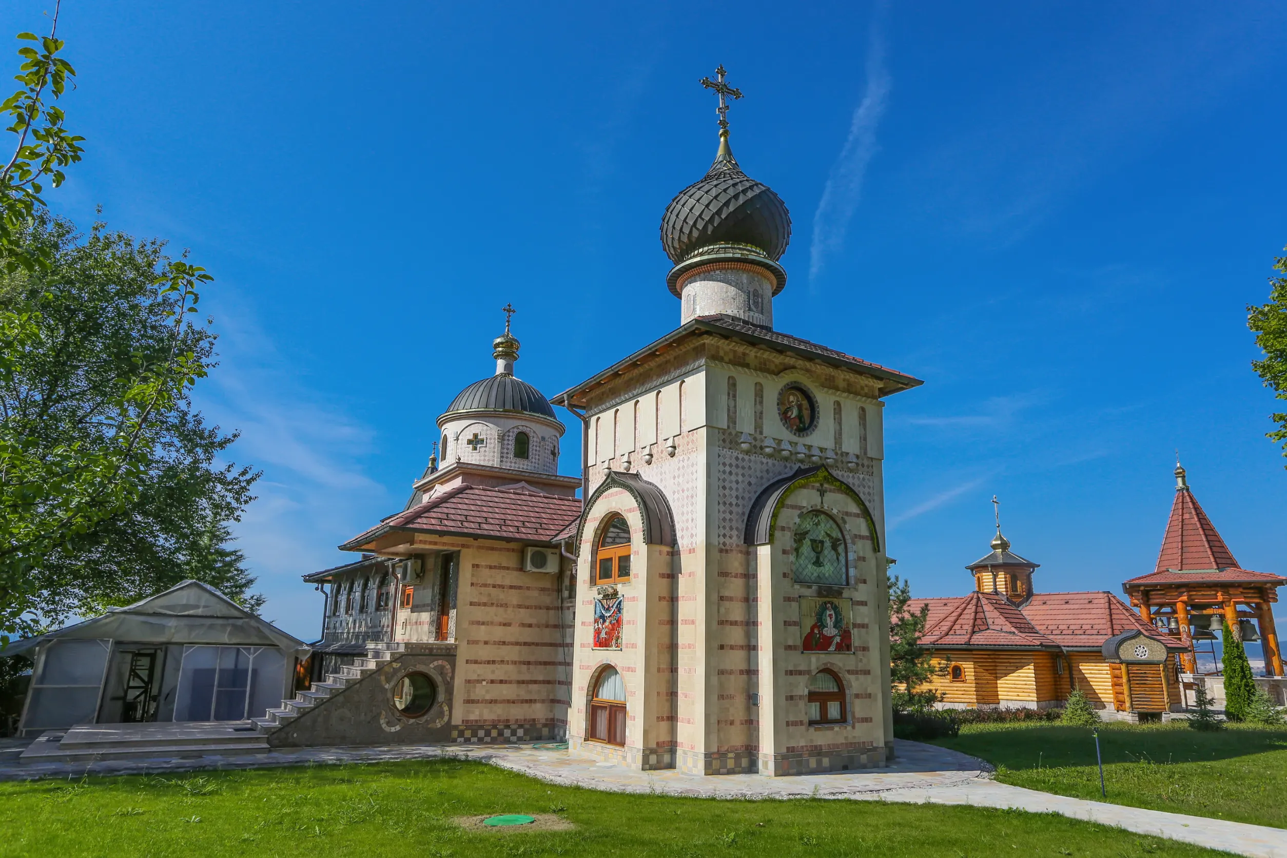 monastery of the holy virgin lesje serbia