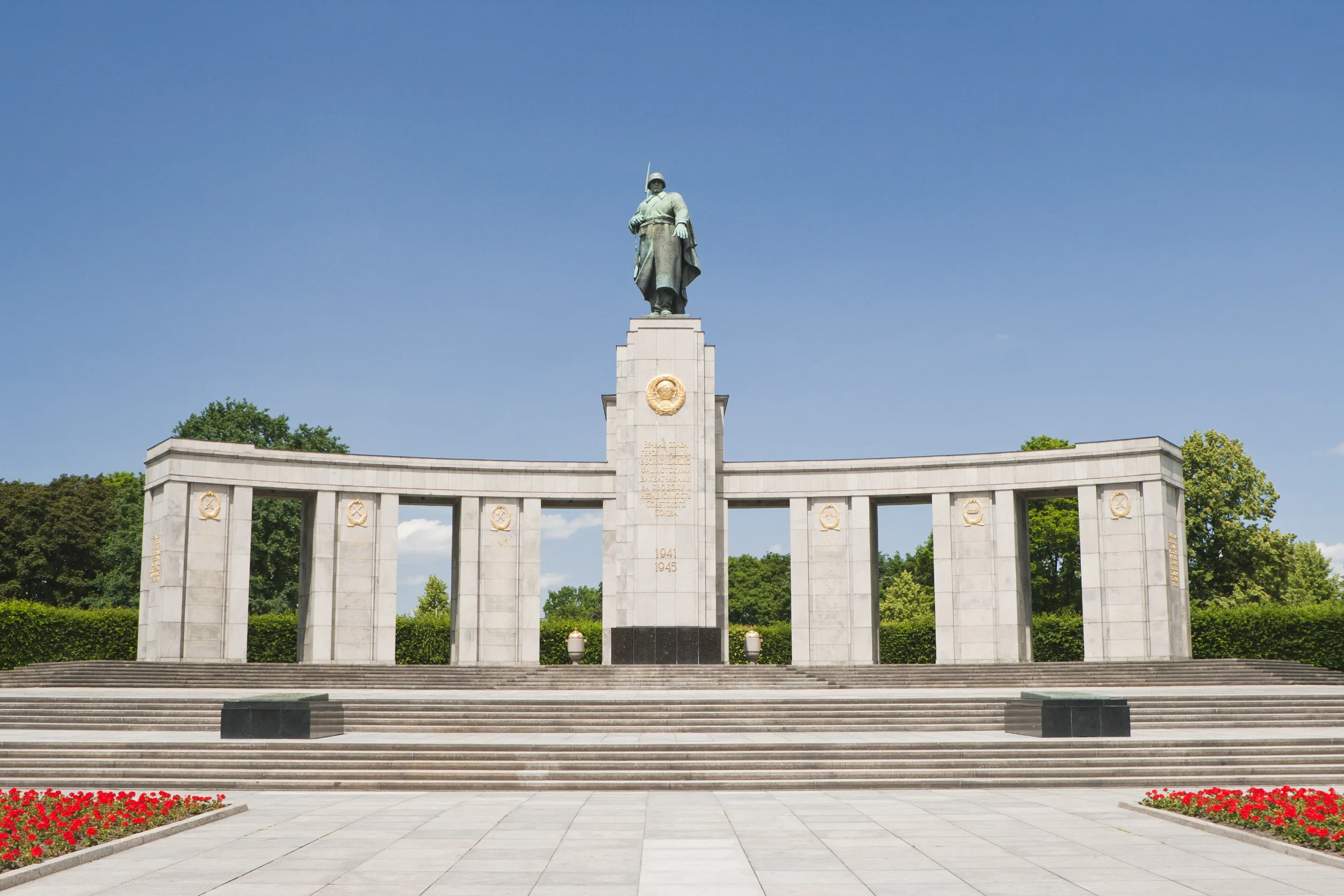 monument of soviet soldiers from berlin