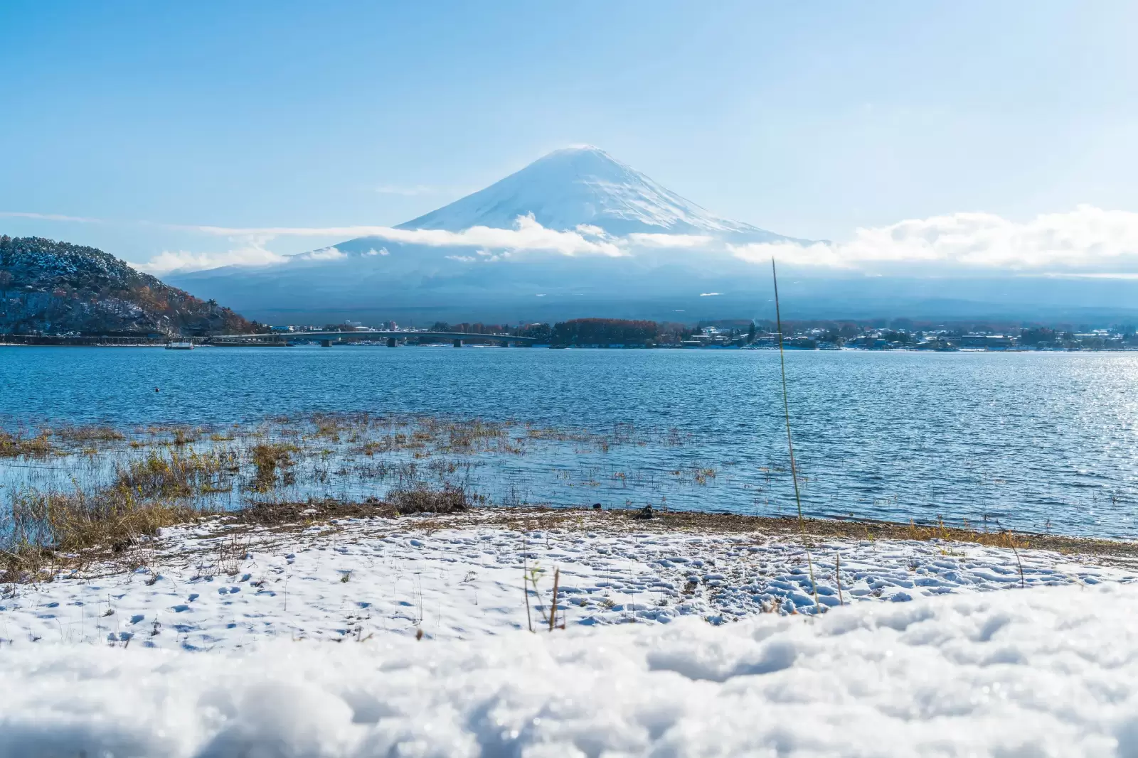 mountain fuji san kawaguchiko lake in japan