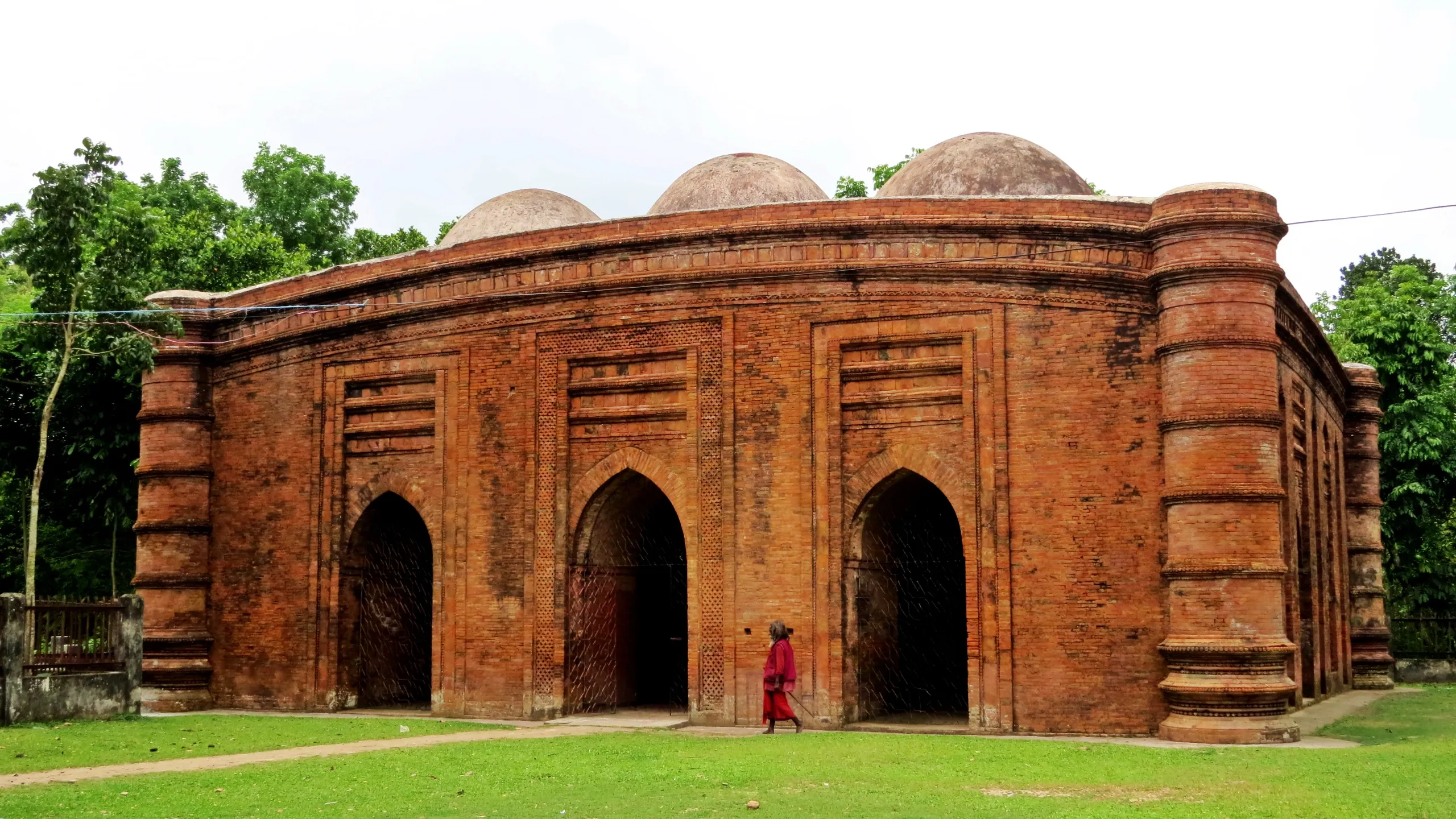 nine dome mosque bagarhat in bangladesh