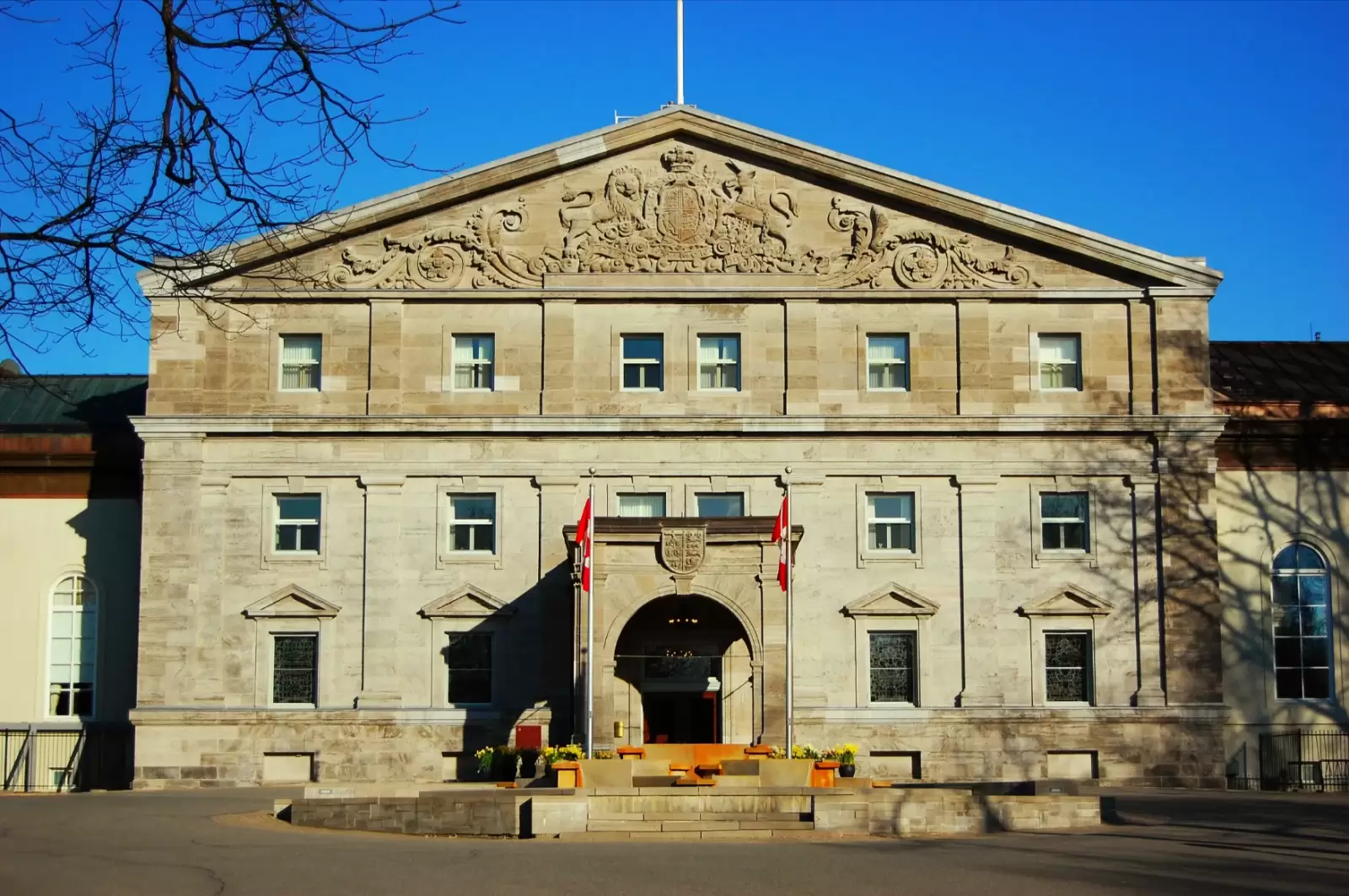 official residence in ottawa of both the canadian