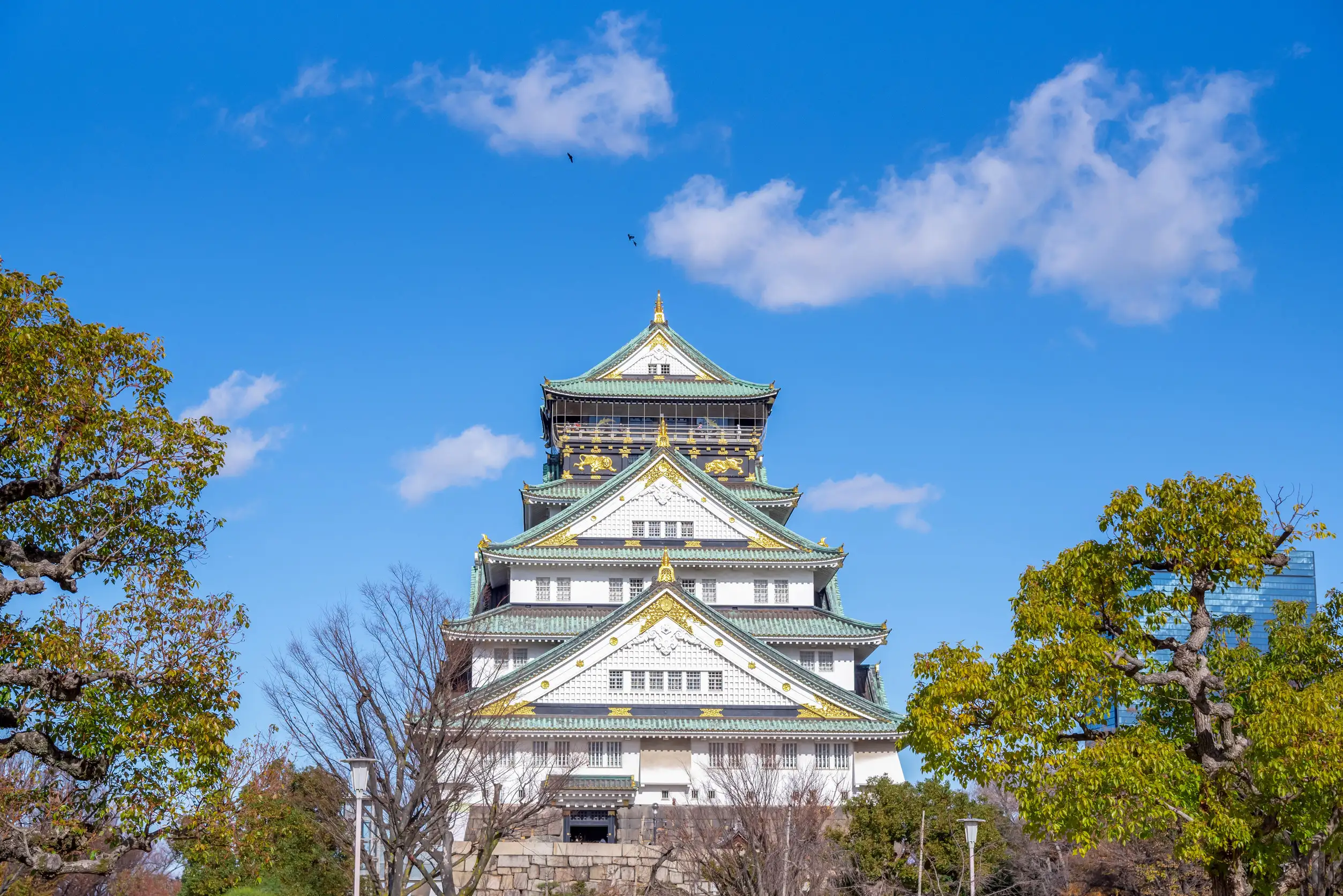 osaka castle in osaka japan