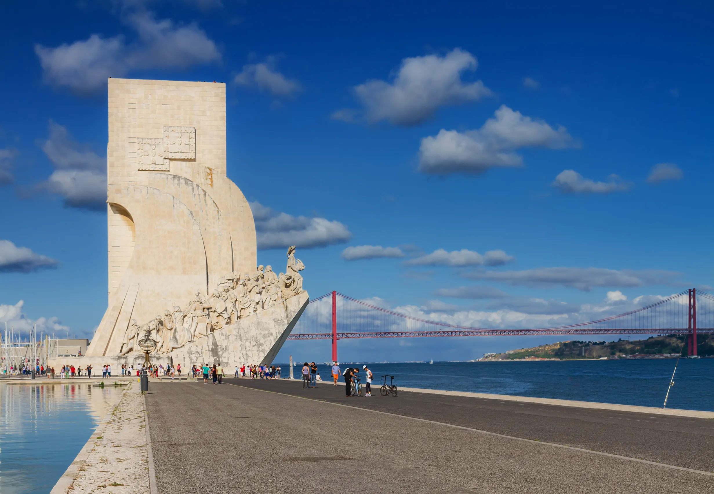 padrao dos descobrimentos monument to the discoveries on bank