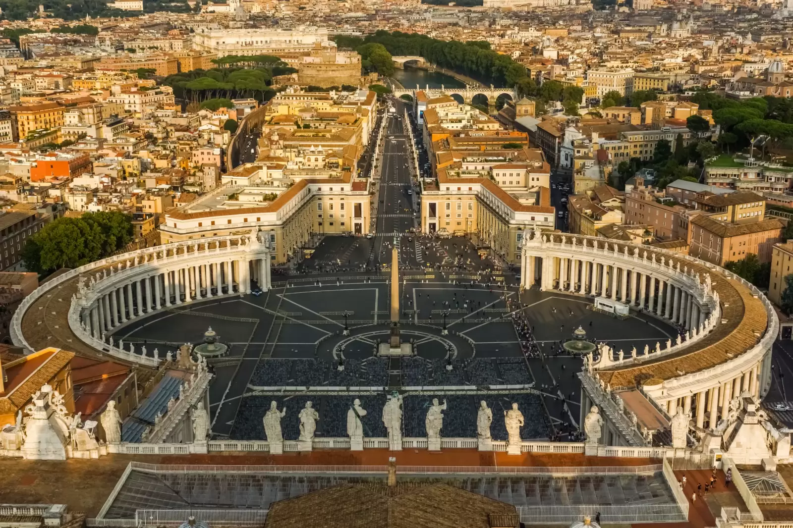 saint peter s square piazza san pietro in vatican rome italy