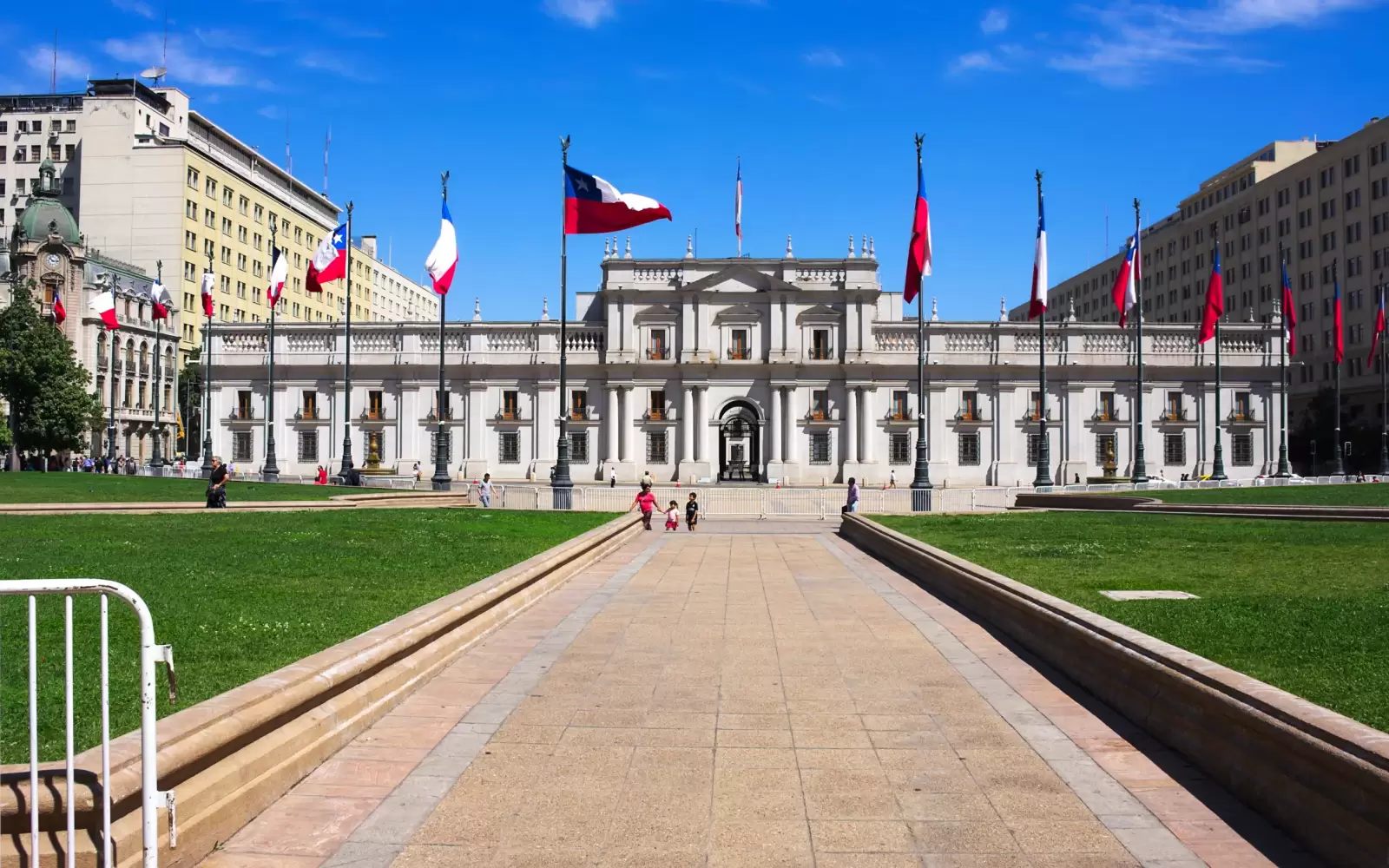 santiago de chile la moneda palace