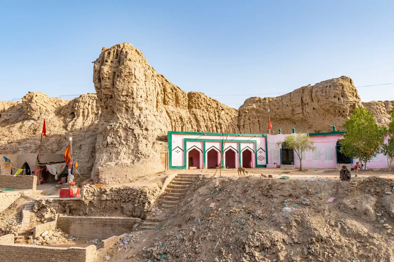 sehwan sharif fort wall ruins picturesque view