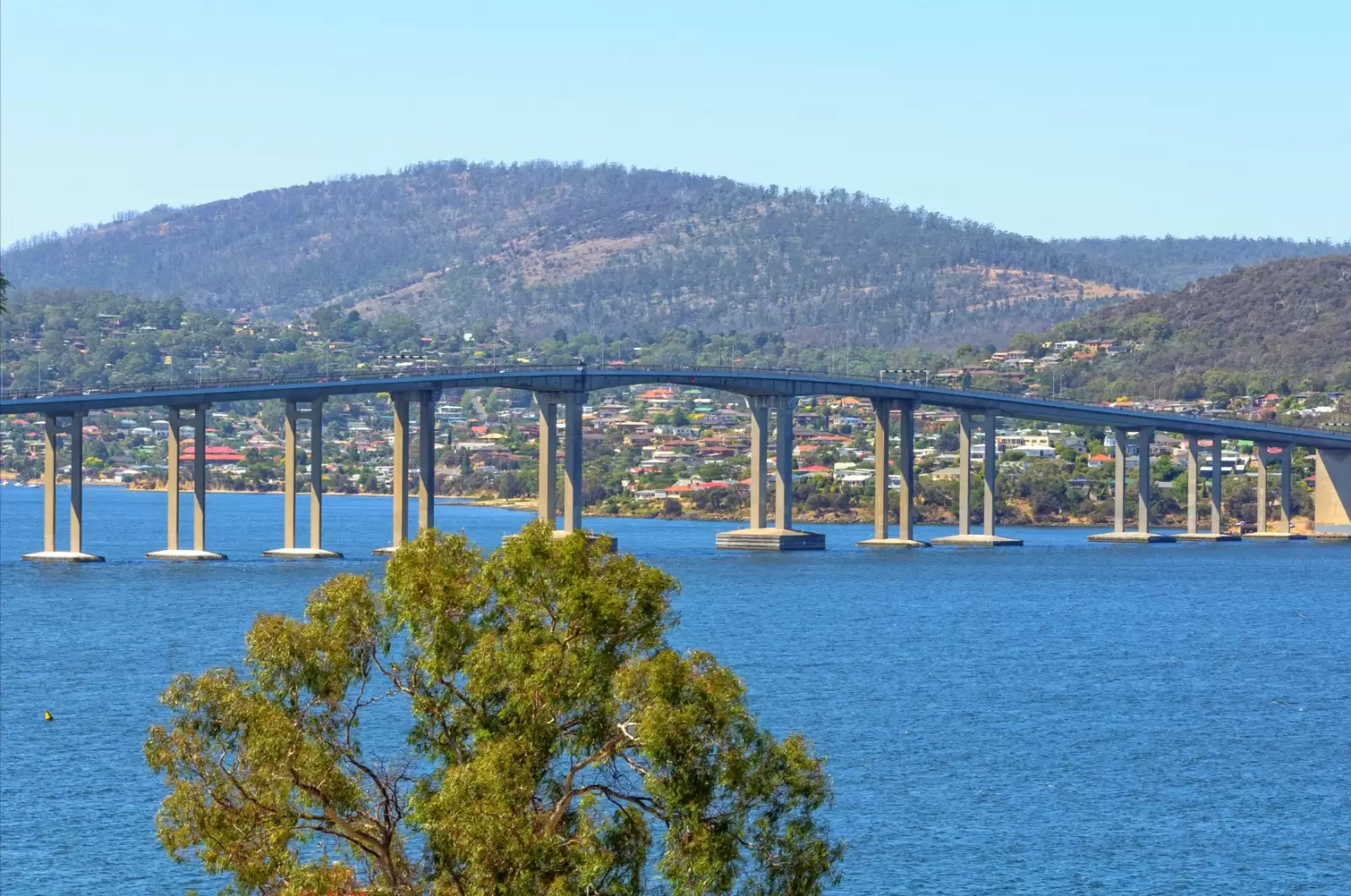 tasman bridge connects hobart cbd to the eastern shore of the river derwent