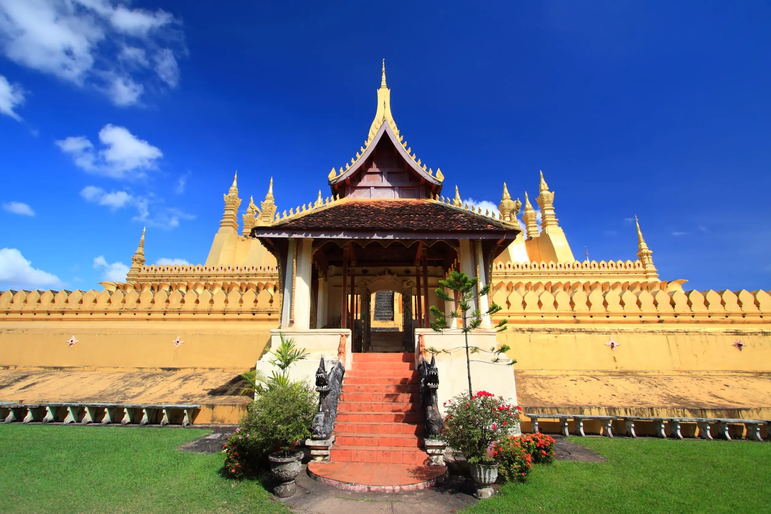 that luang stupa viangchan city laos