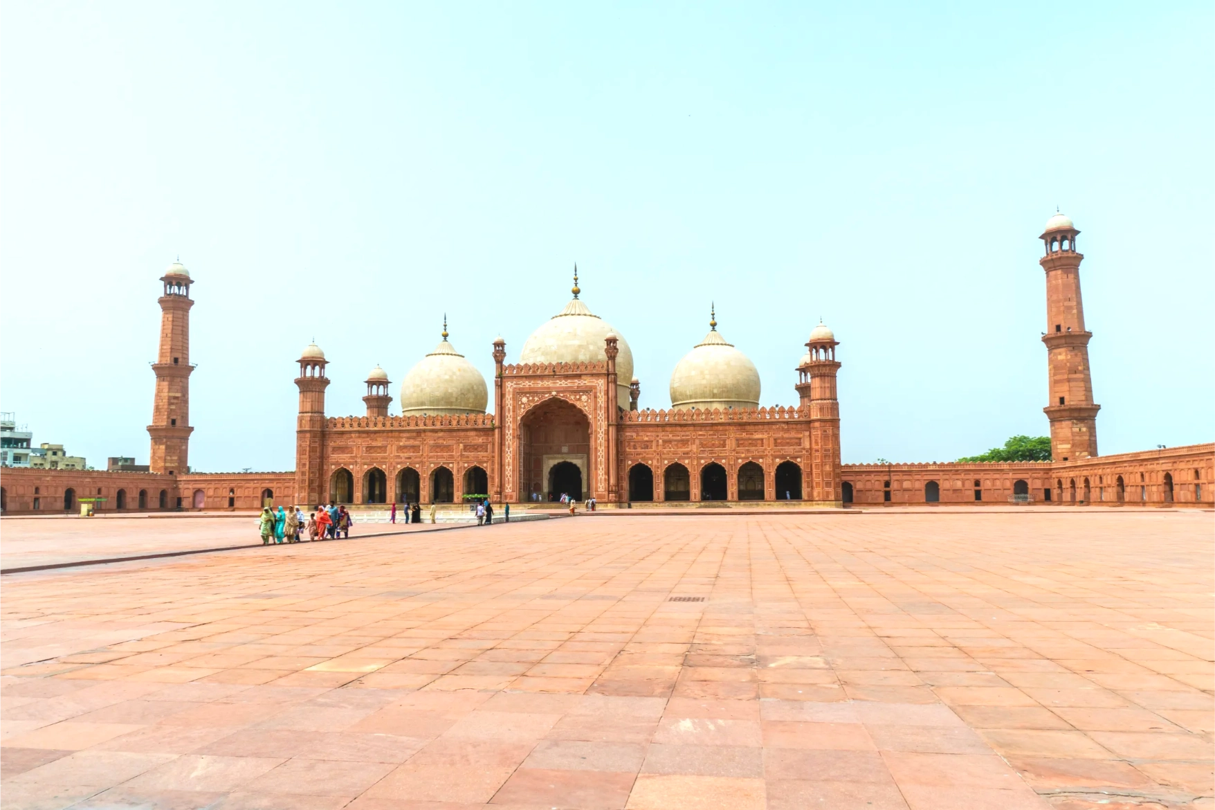the badshahi mosque in lahore pakistan