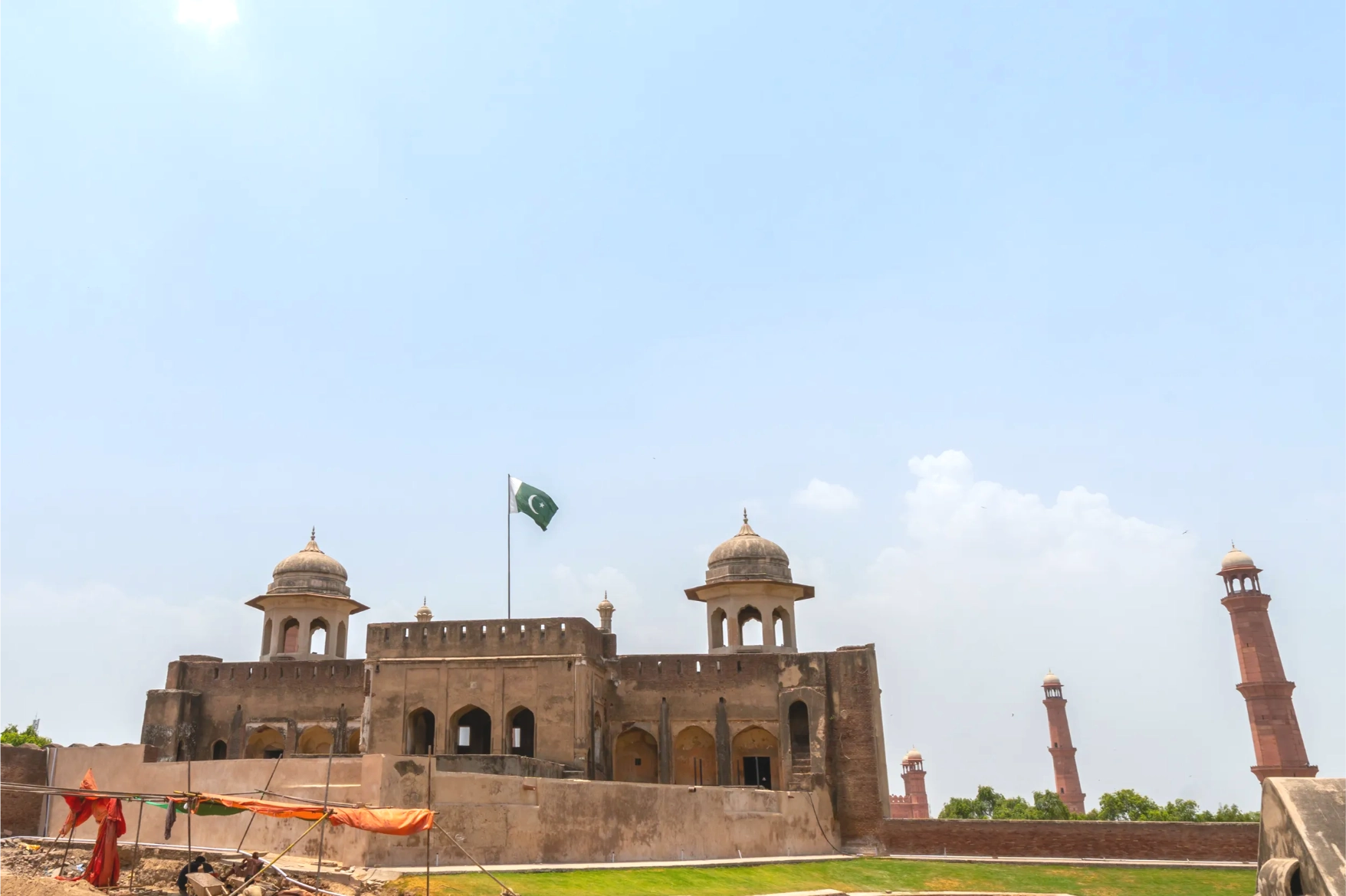 the famous alamgiri gate of fort in quetta pakistan