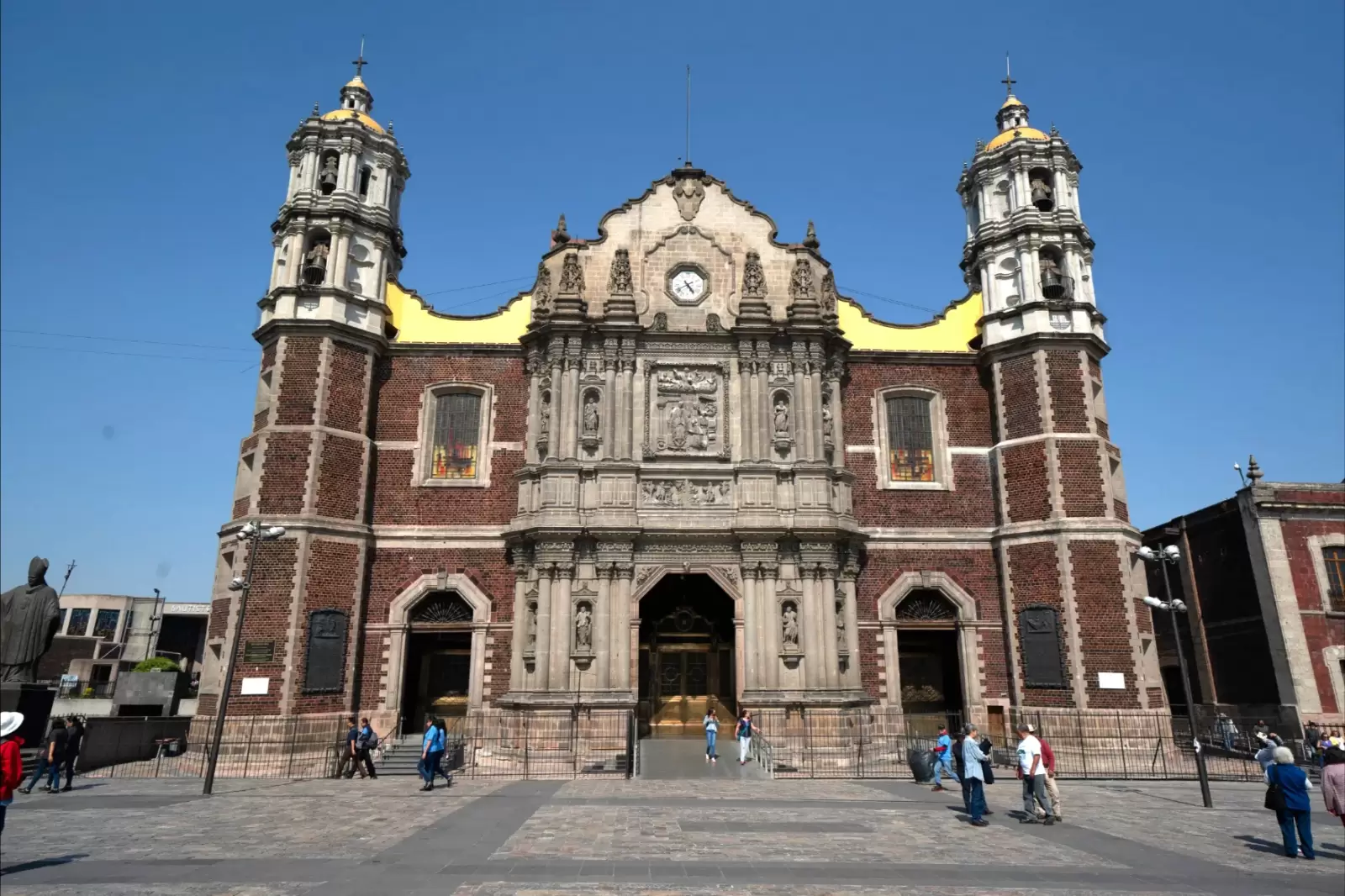 the famous basilica houses with clock museum in mexico