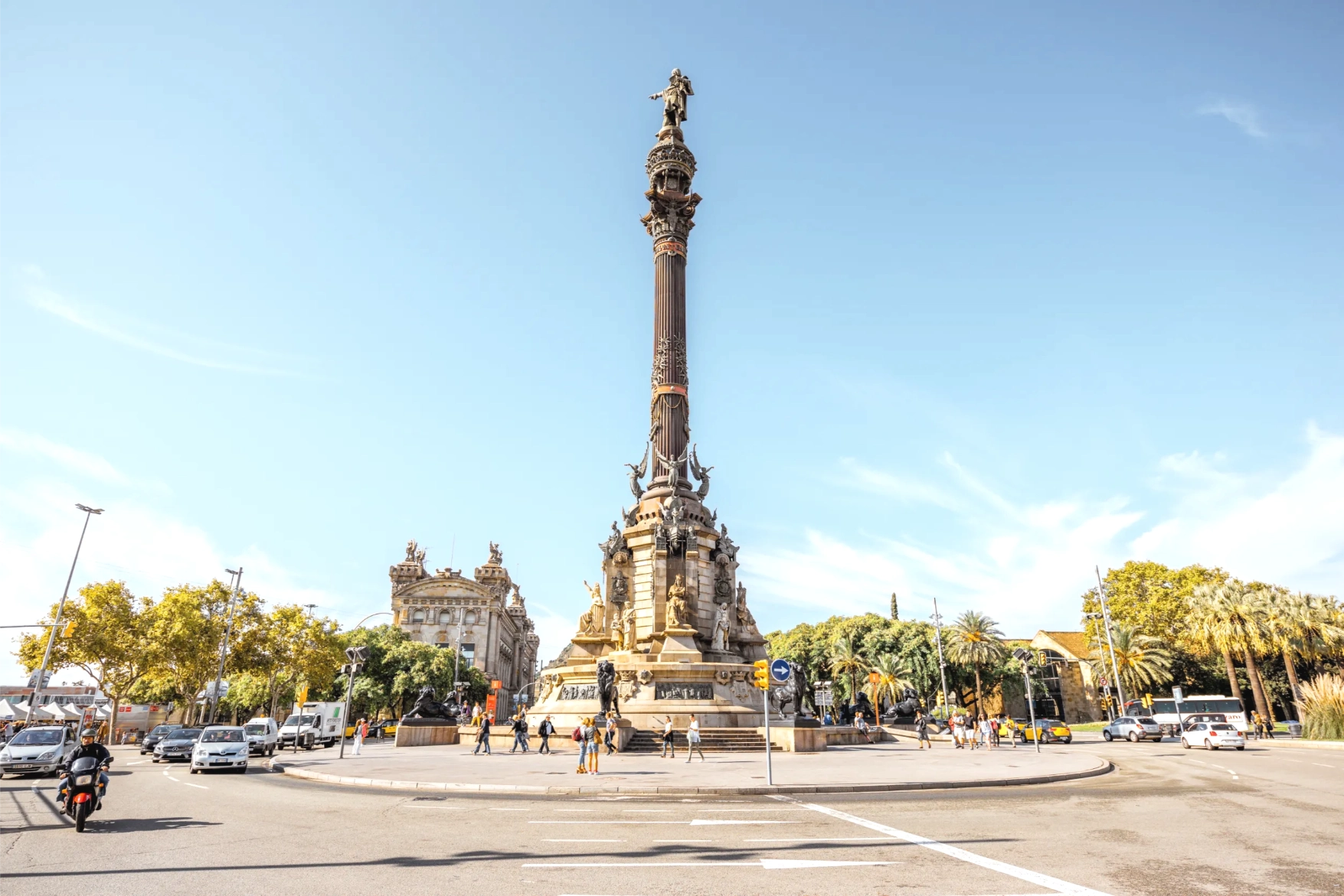 the famous city monument in barcelona spain