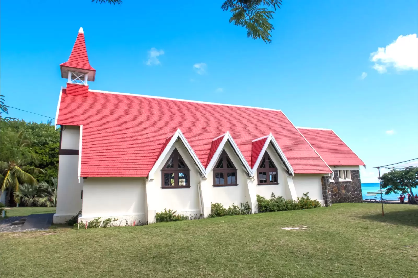 the famous notre dame auxiliatrice church in mauritius