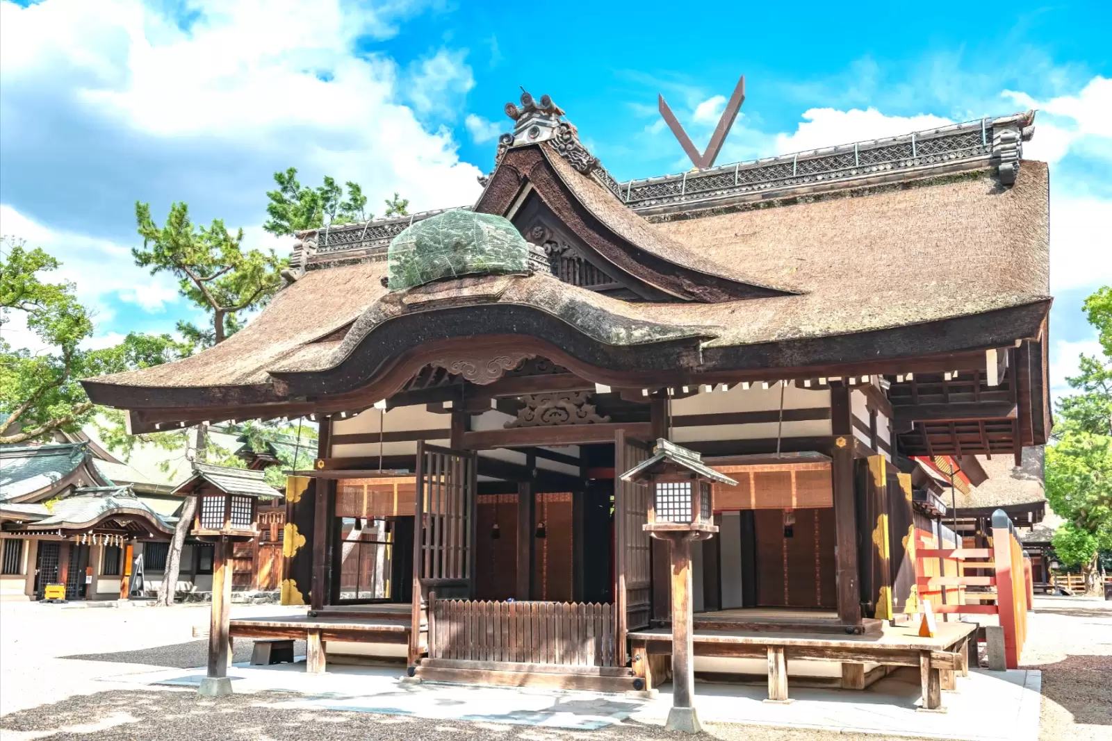 the famous sumiyoshi taisha shrine in osaka japan