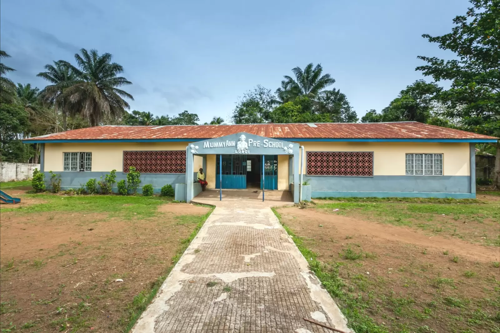 the mummyann pre school building in freetown sierra leon