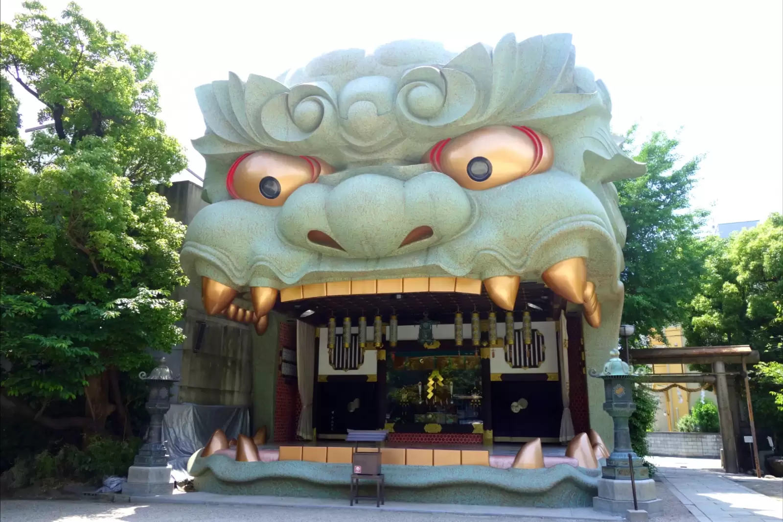 the namba yasaka shrine in osaka japan