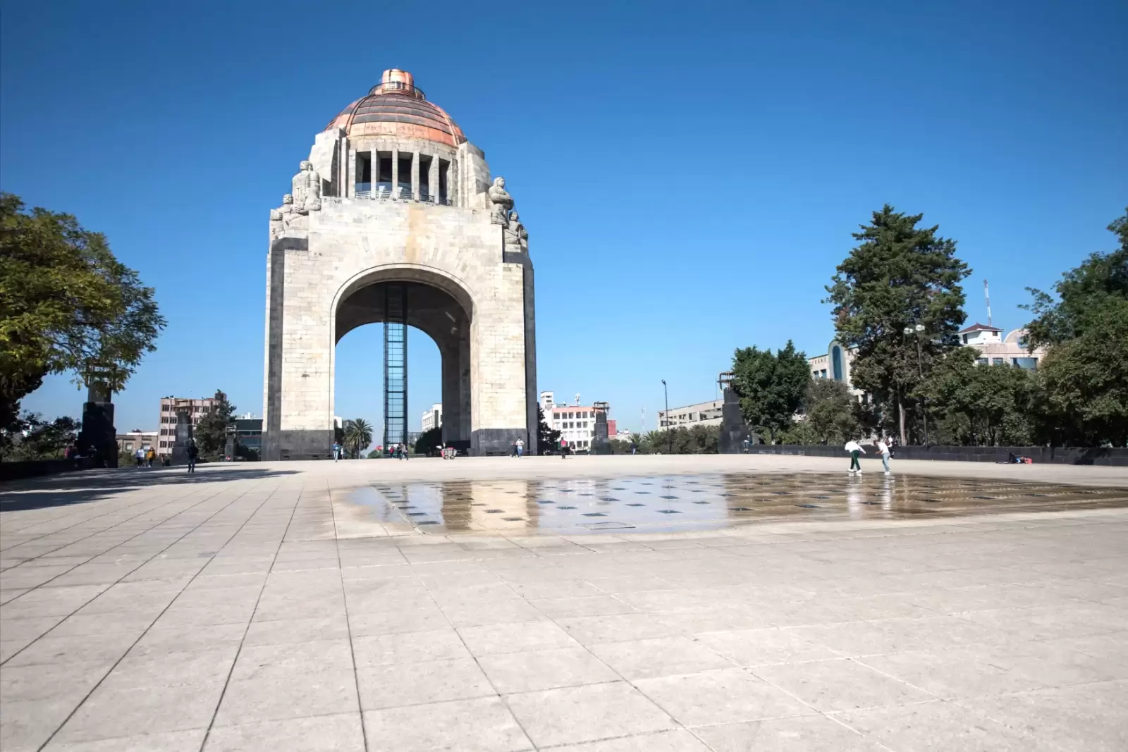 the revolution monument in mexico