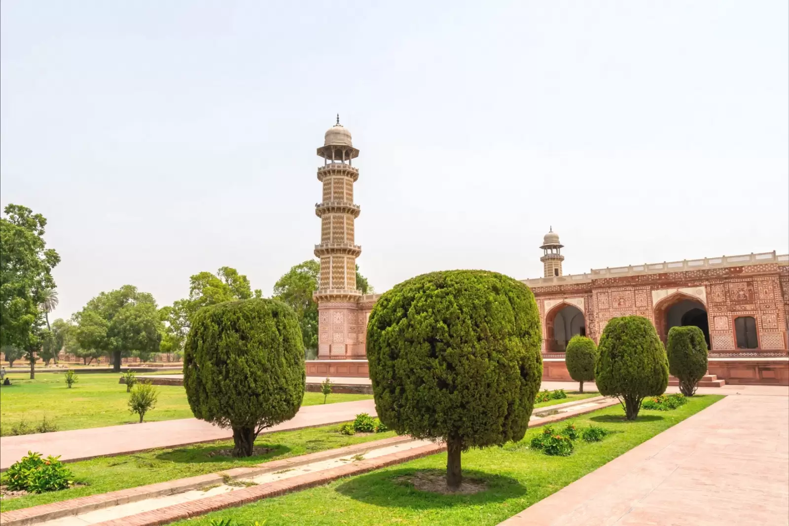 the shahdara bagh jahangir s tomb in lahore pakistan